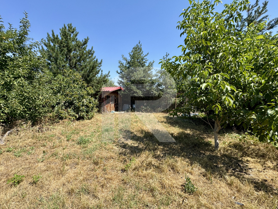 DOMNESTI , TEREN 698 MP, DESCHIDERE 17,19 MP, IMPREJMUIT CU GARD