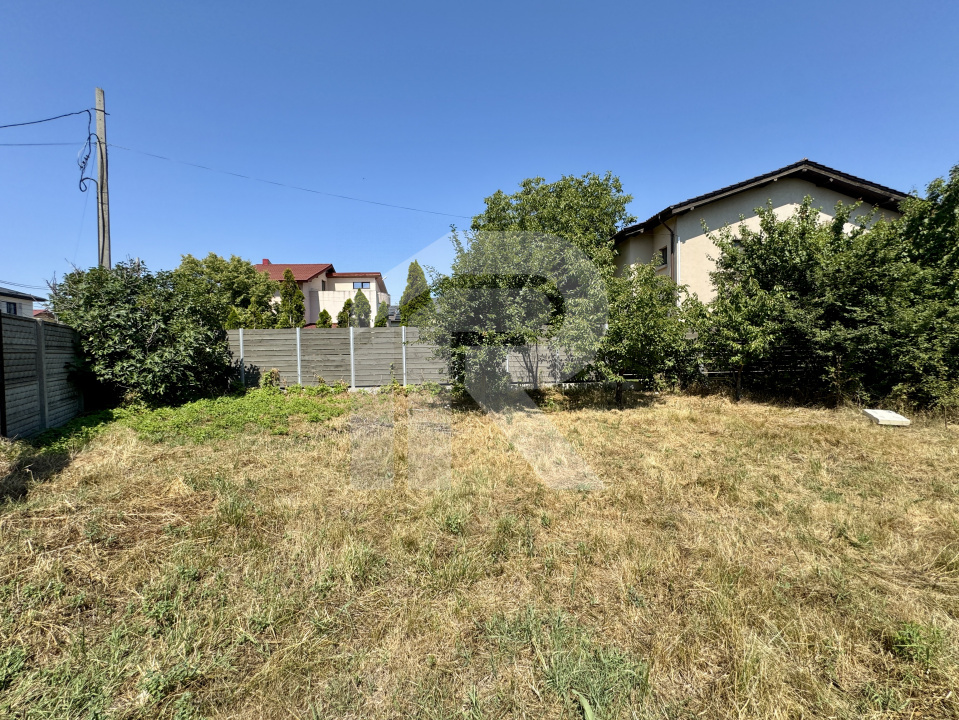 DOMNESTI , TEREN 698 MP, DESCHIDERE 17,19 MP, IMPREJMUIT CU GARD