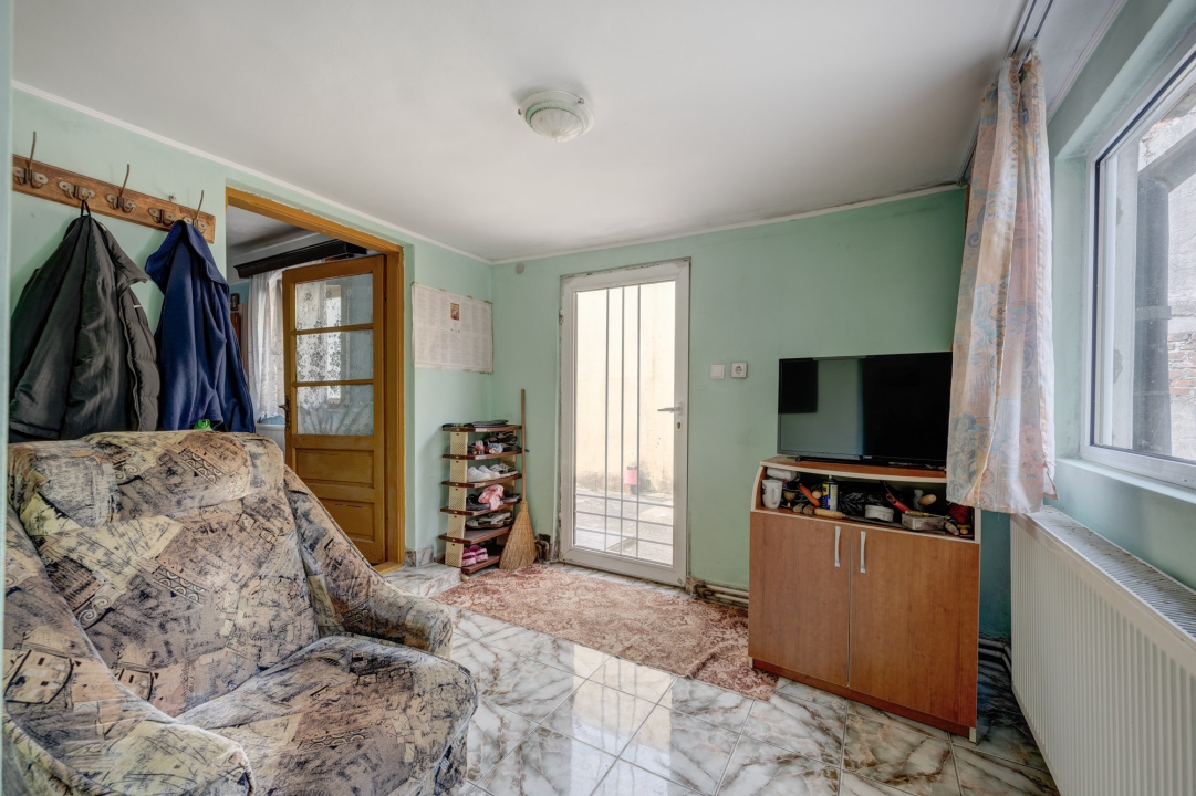 CHIAJNA - CASA RENOVABILA 129 MP, LOT 690 MP!