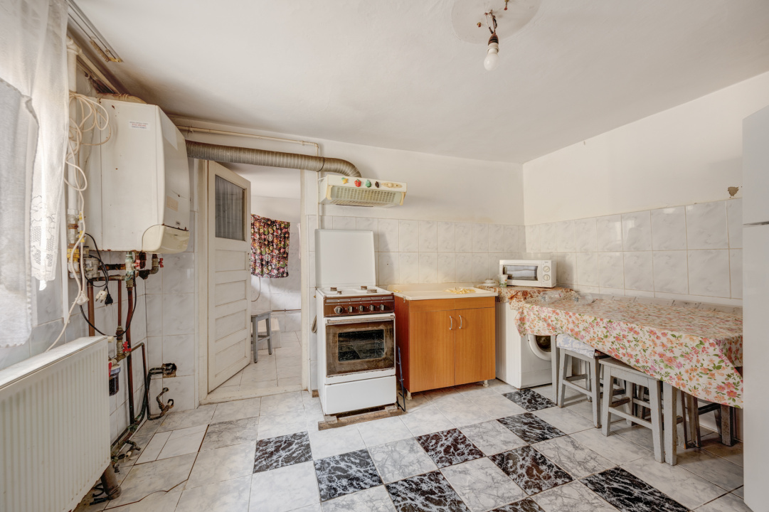 CHIAJNA - CASA RENOVABILA 129 MP, LOT 690 MP!