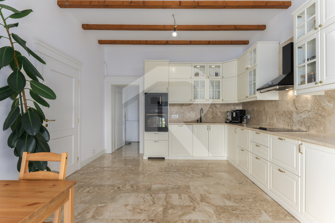 Vilă elegantă cu piscină și ieșire la Lac – Căciulați, Balotești