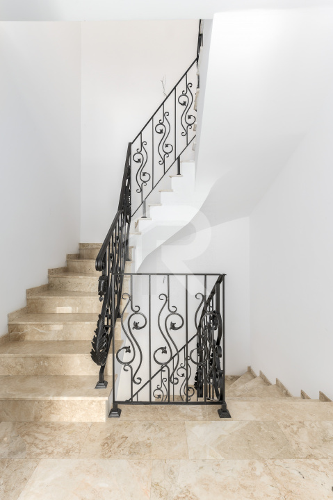 Vilă elegantă cu piscină și ieșire la Lac – Căciulați, Balotești