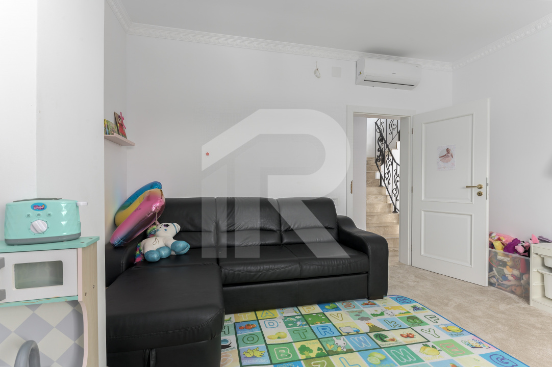 Vilă elegantă cu piscină și ieșire la Lac – Căciulați, Balotești