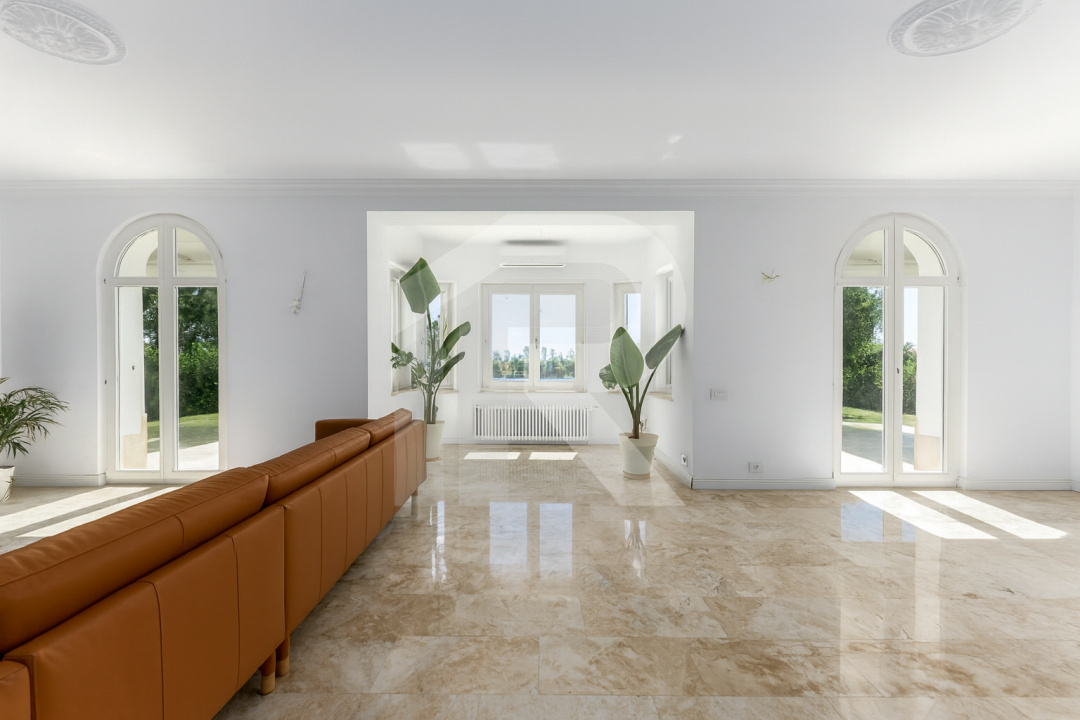 Vilă elegantă cu piscină și ieșire la Lac – Căciulați, Balotești