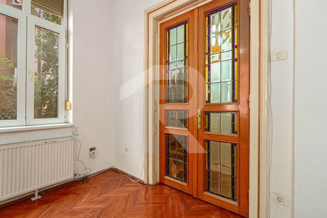 Casa de închiriat Str Justinian pretabilă birouri