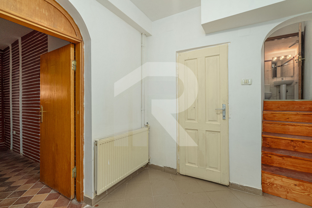 Casa de închiriat Str Justinian pretabilă birouri