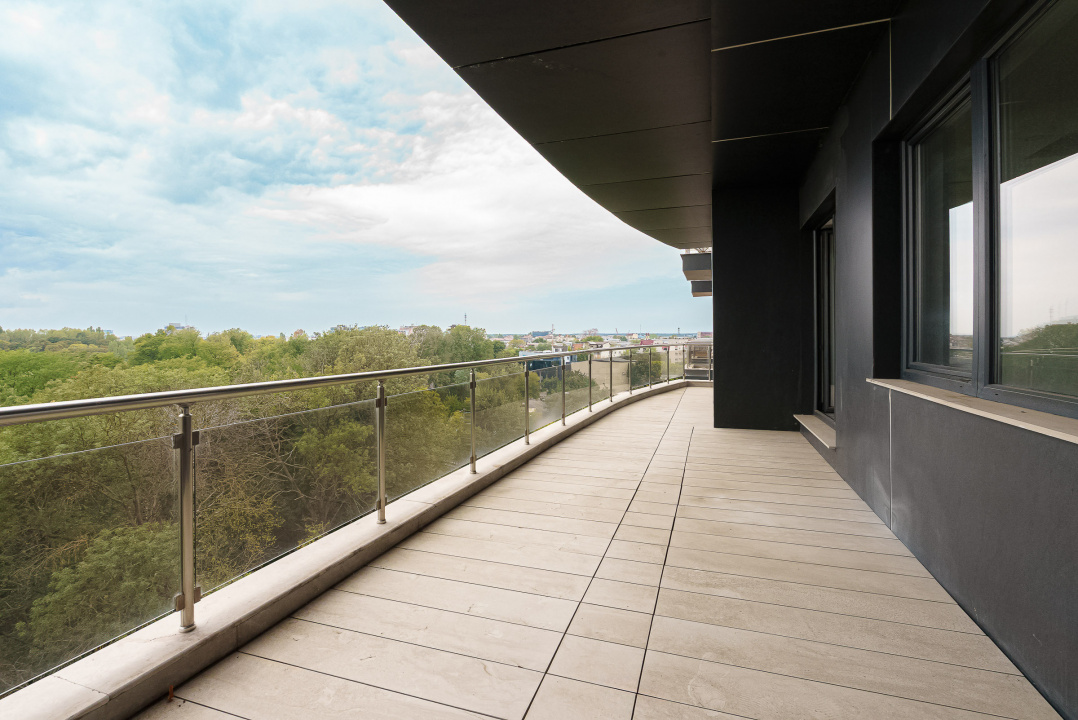 Lux pe Șoseaua Nordului: 250 mp + parcare subterană