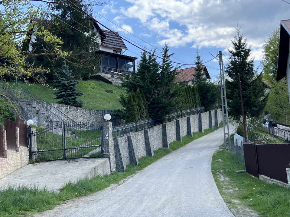 Teren intravilan Poiana Tapului. Tripla deschidere. Vedere libera superba. 