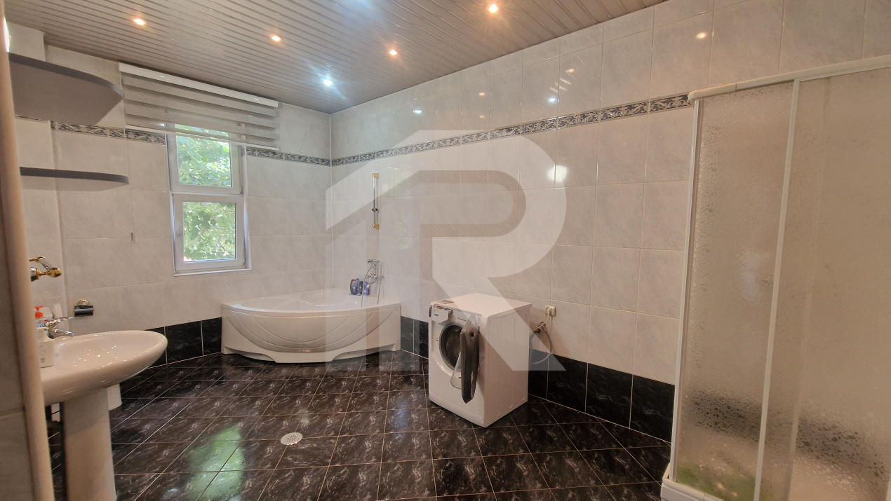 Vila individuala , B-dul Pieptanari, acceptam si cazre muncitori !