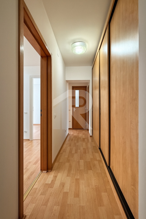 Lacul Tei – Teiul Doamnei, Etaj 3, 2 balcoane , Orientare VEST, Bloc reabilitat