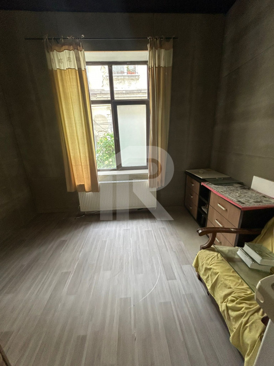 Apartament in vilă 3 camere, curte 40mp - Nerva Traian