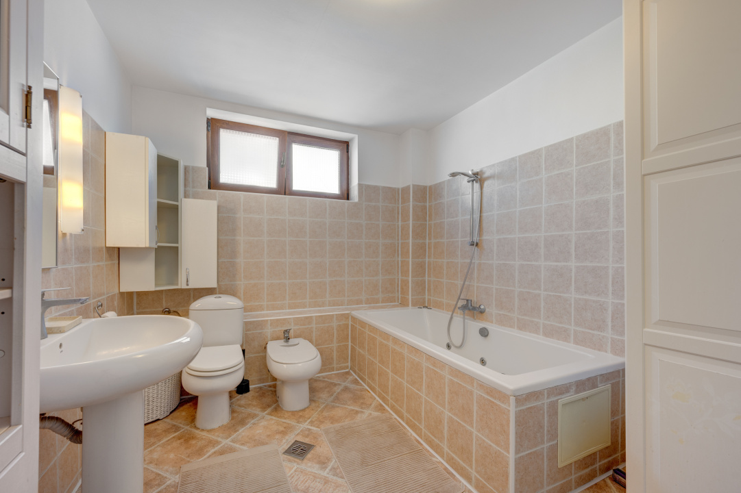 VILA DE INCHIRIAT, DRUMUL TABEREI-PRELUNGIREA GHENCEA- STR. FUNIGEILOR