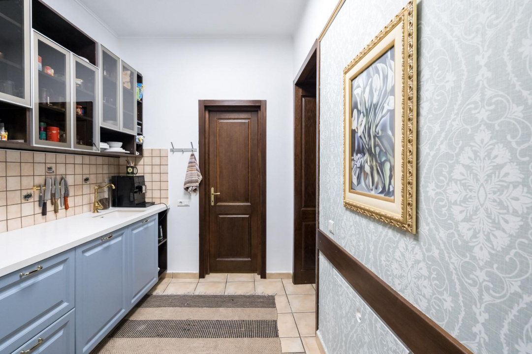 ARMENEASCA, BIROU PARTER-185 MP!