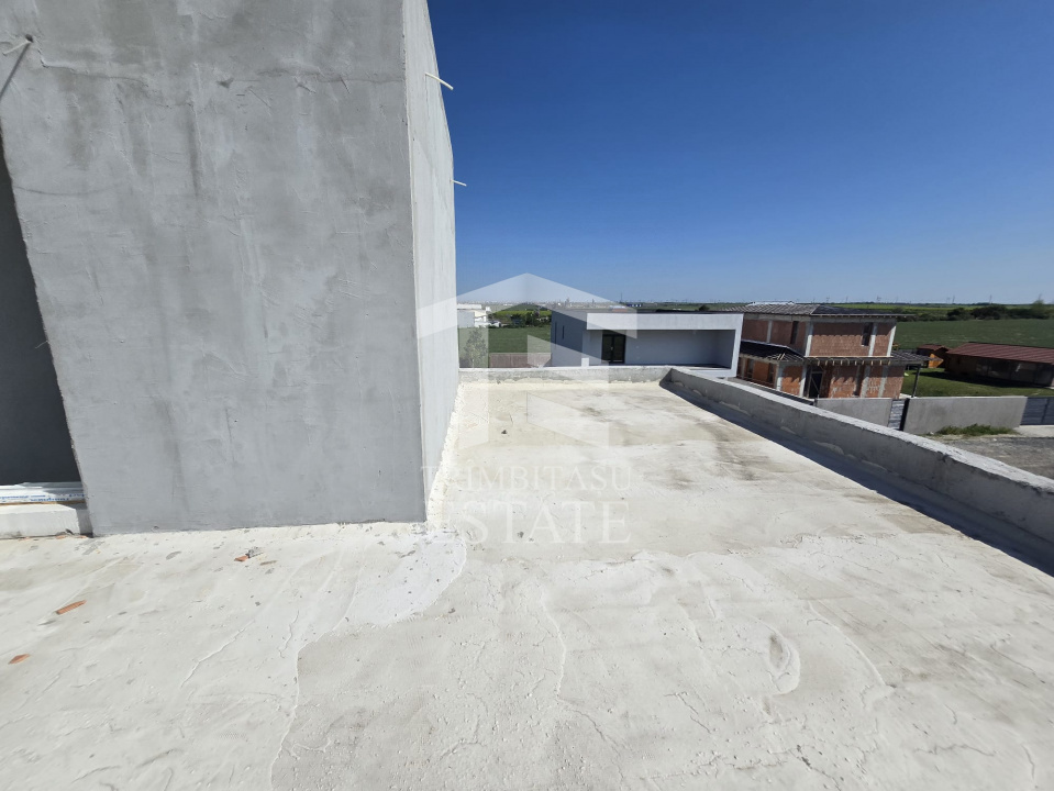 OVIDIU-POIANA- Vila tip duplex cu terasa circulabila.