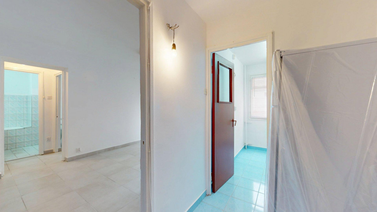 VITAN - Bobocica | 2 camere Etaj intermediar Renovat parțial