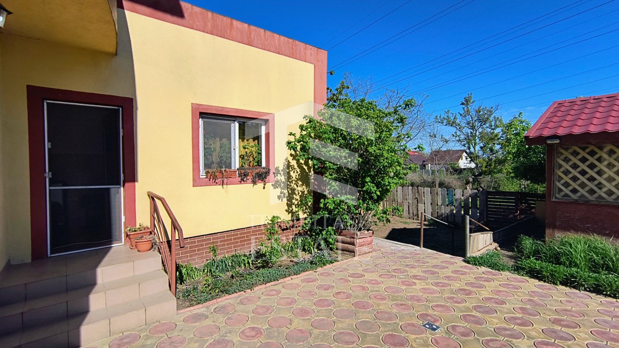 Năvodari | Casă spațioasă cu teren mare