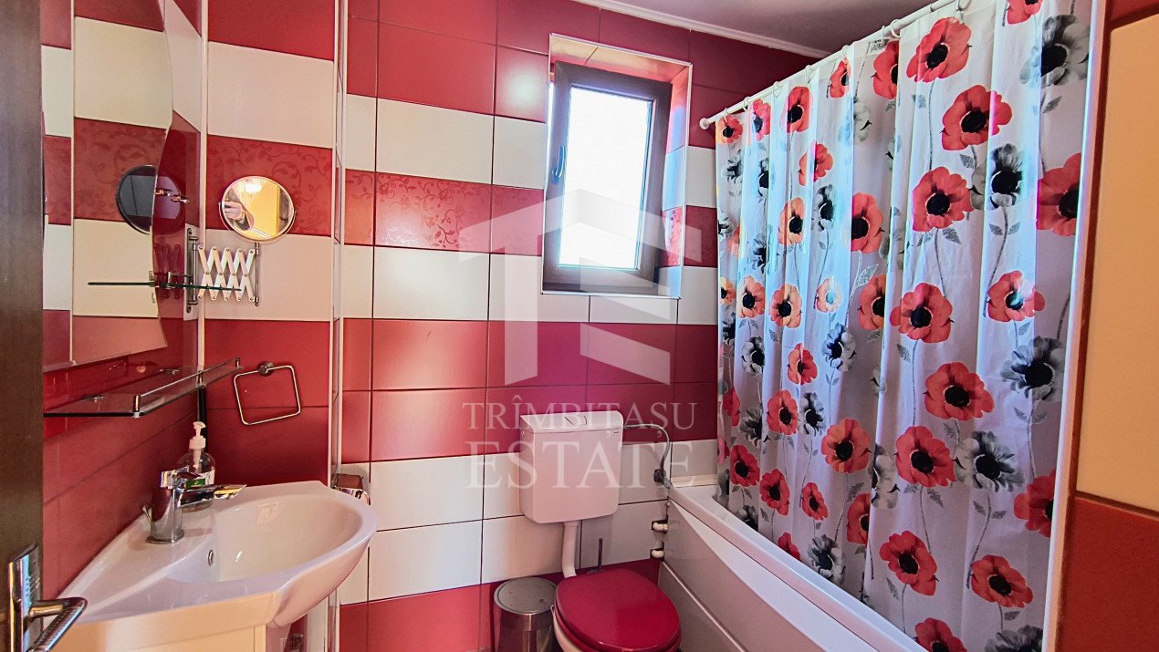 Năvodari | Casă spațioasă cu teren mare