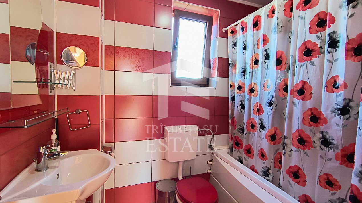 Năvodari | Casă spațioasă cu teren mare