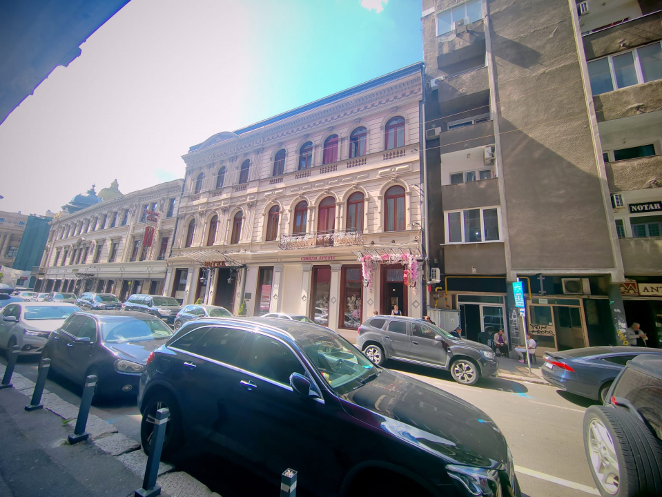 Ultracentral Universitate ideal investitie