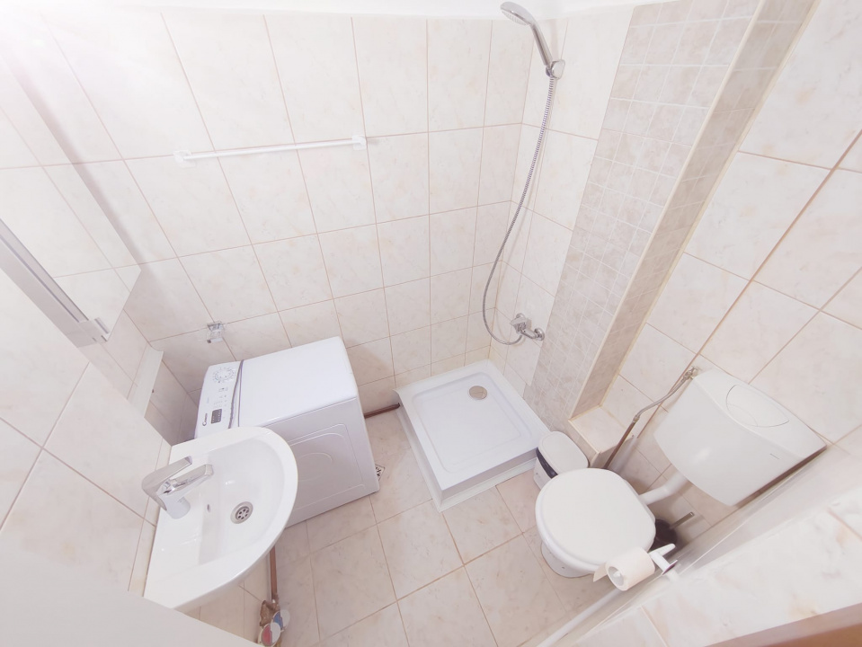 Ultracentral Universitate ideal investitie