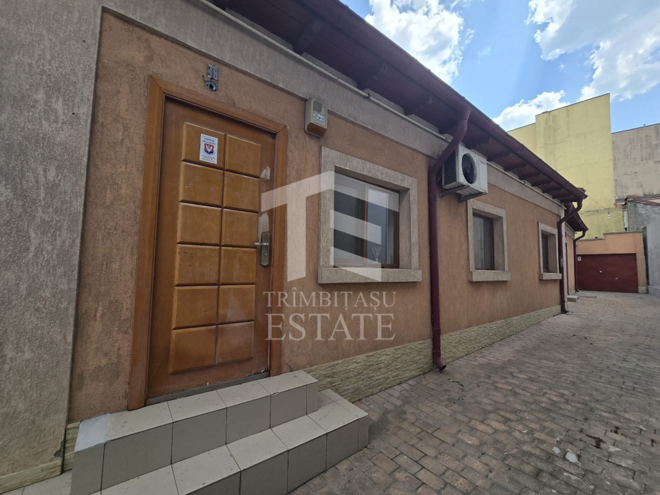 CENTRU- Casa de inchiriat pentru birouri.