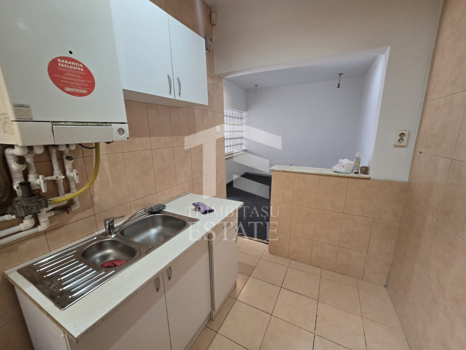 CENTRU- Casa de inchiriat pentru birouri.