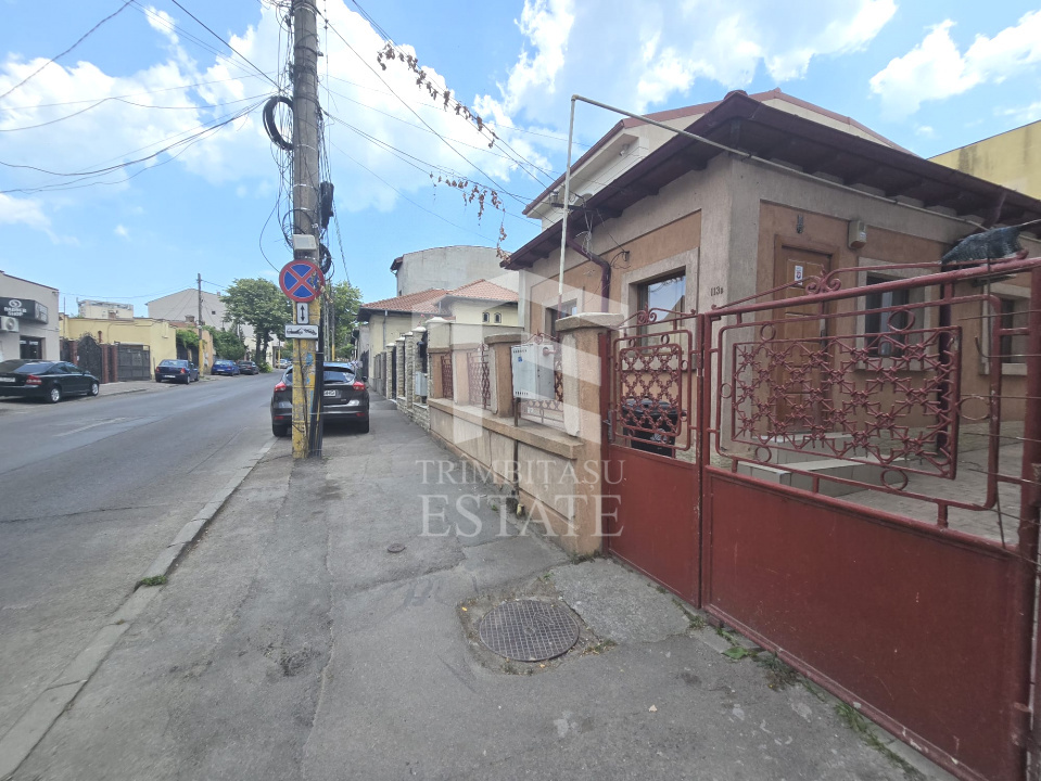 CENTRU- Casa de inchiriat pentru birouri.