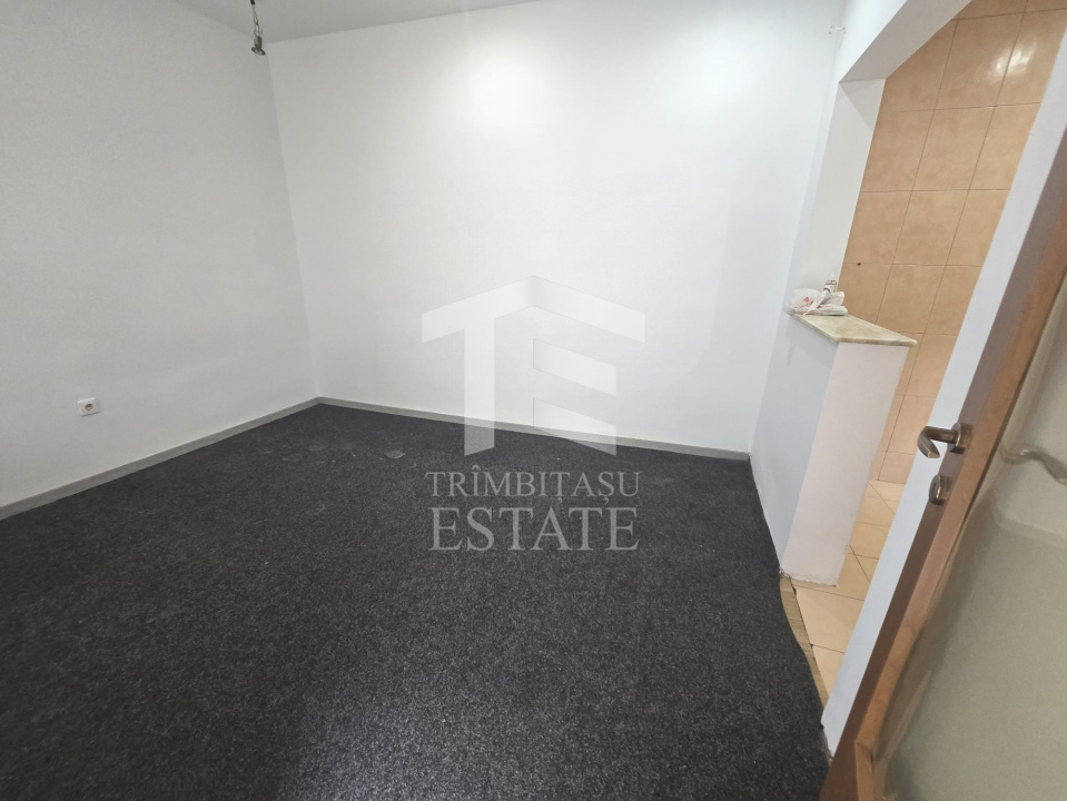 CENTRU- Casa de inchiriat pentru birouri.