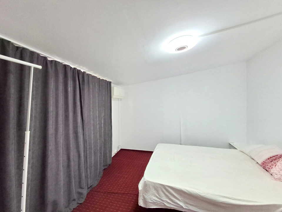 De Vanzare  Casa si Spatiu Comercial  zona Piata Unirii