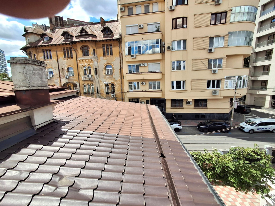 De Vanzare  Casa si Spatiu Comercial  zona Piata Unirii