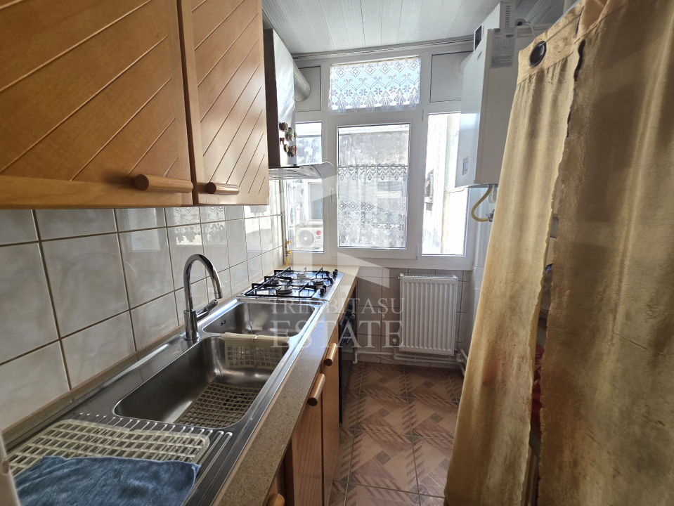 TOMIS NORD - 3 CAMERE GATA DE MUTAT | PIATA CIRESICA, SCOALA 29,38