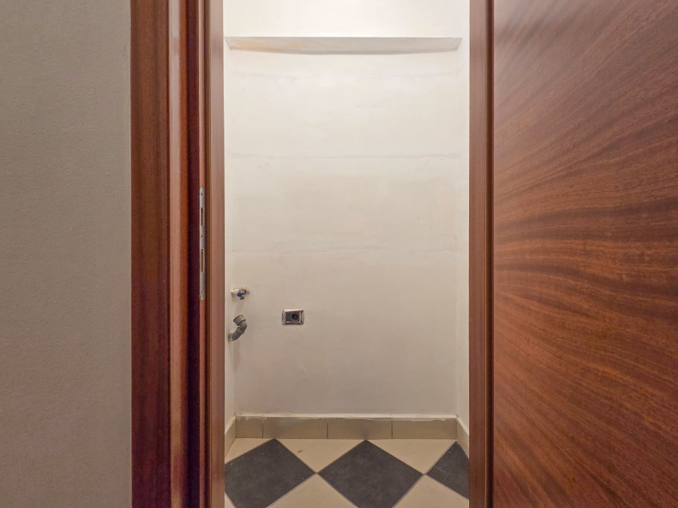 Apart 3 camere birouri stradal Bulevardul Unirii colt Nerva Traian