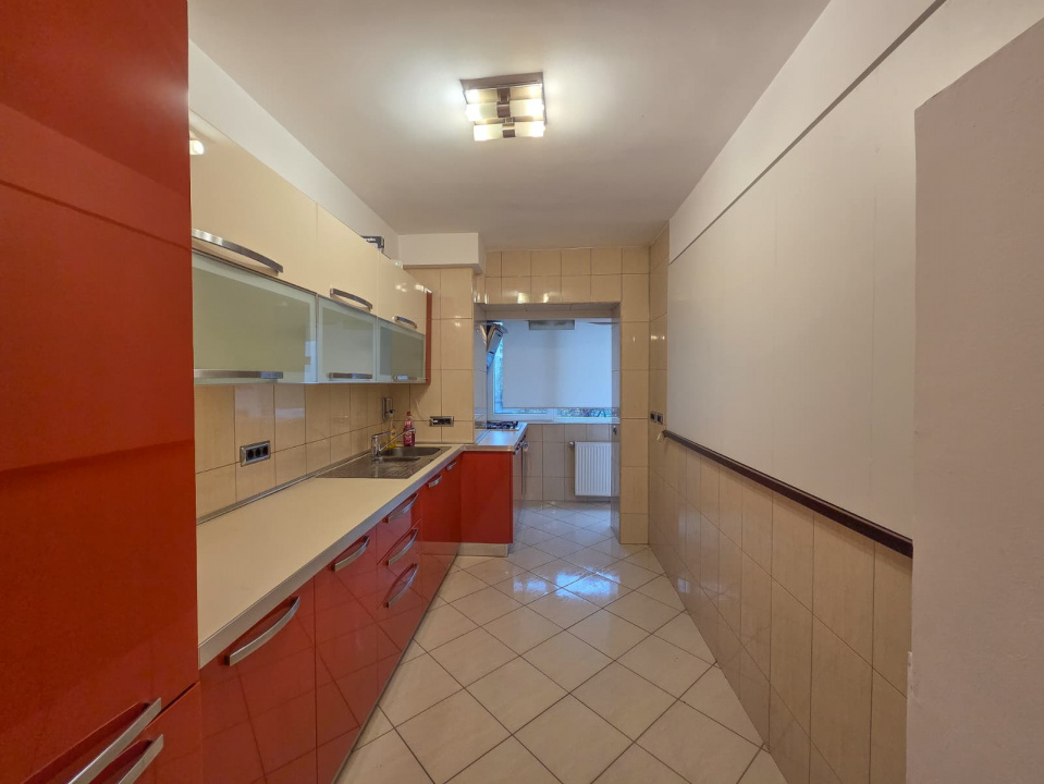 Apart 3 camere birouri stradal Bulevardul Unirii colt Nerva Traian